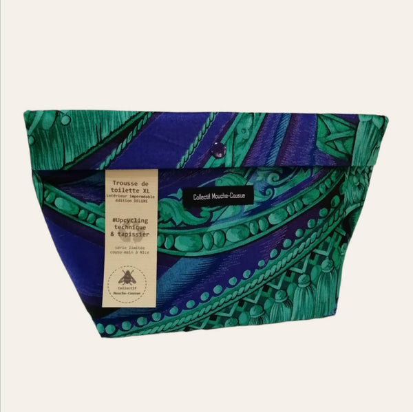 trousse de toilette upcycling toile de store et tissu tapissier Pierre Balmain made in france collectif mouche-cousue rideau vert et violet